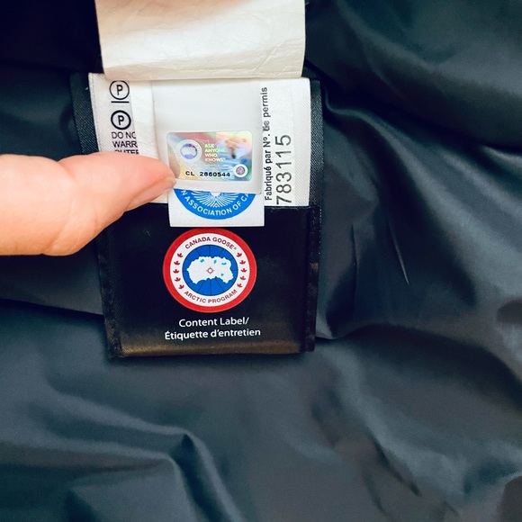 **SOLD** Authentic Canada Goose Lorette Parka - Picture 12 of 12